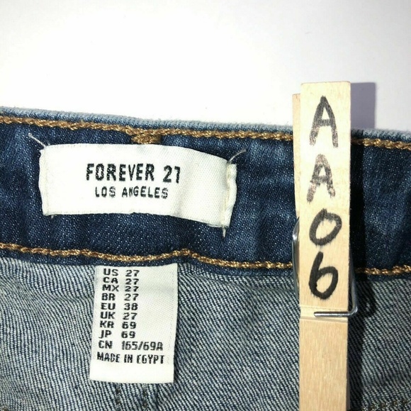 Forever 21 Raw Edge Hem Denim Shorts AA06 - Picture 3 of 3